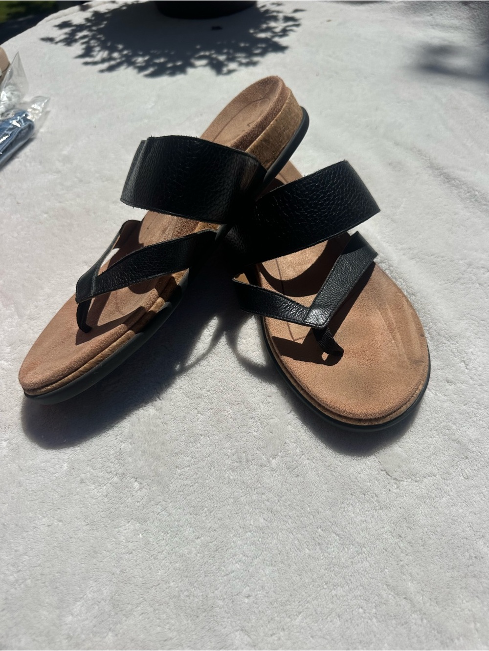 Vionic Marvina sandals size 11 Black Double-Strap with Tan Footbed